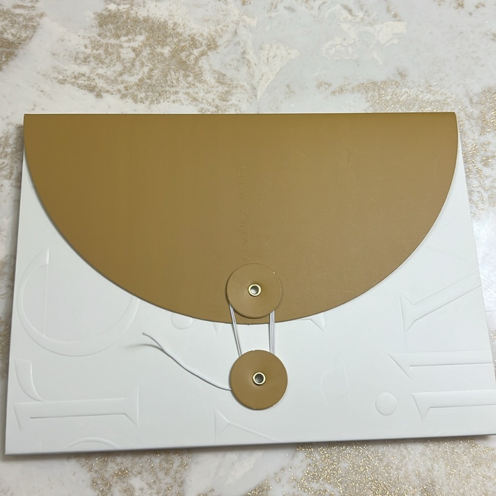 Cloth & Paper Folder - Picture 3 of 5